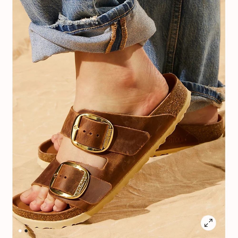 Birkenstock Arizona Big Buckle Sandals in Tan Size 7/38 NWT